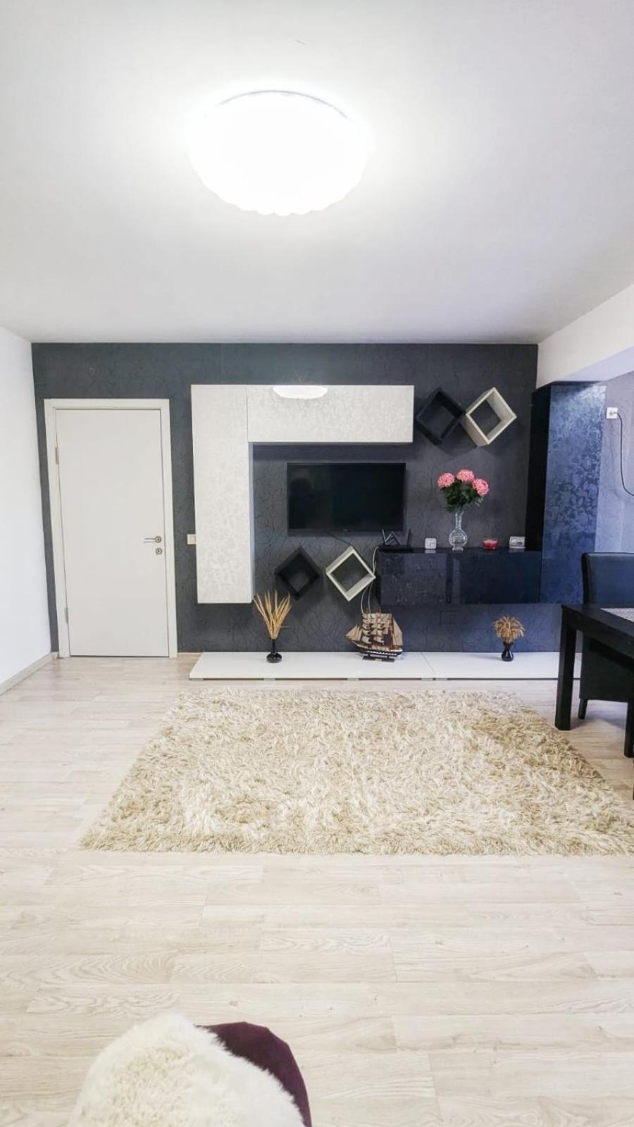 Airport Apartment 70 Squared Meters Otopeni Ngoại thất bức ảnh